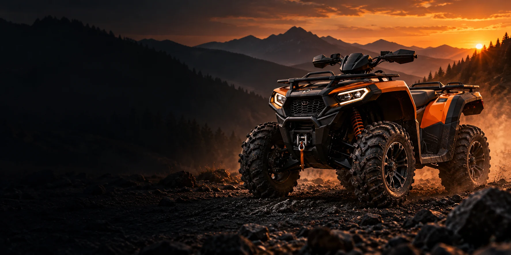 ATV portokalli në një shteg malor në muzg — imazh ilustrues
